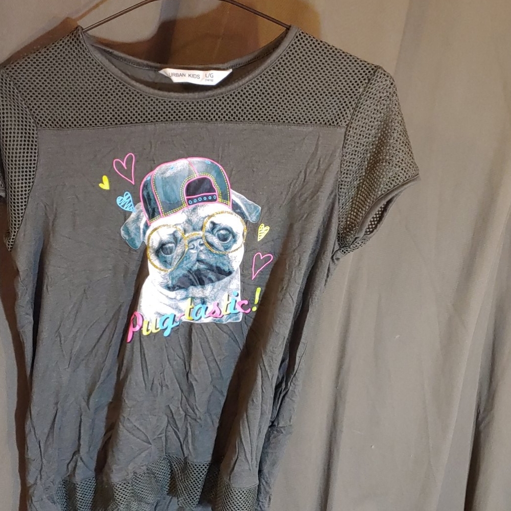 Tee t shirt girl never worn soft light green dark